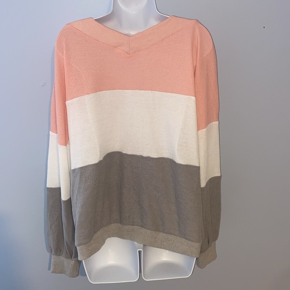 Sweater waffle knit, gray, peach and white. New - Picture 3 of 3